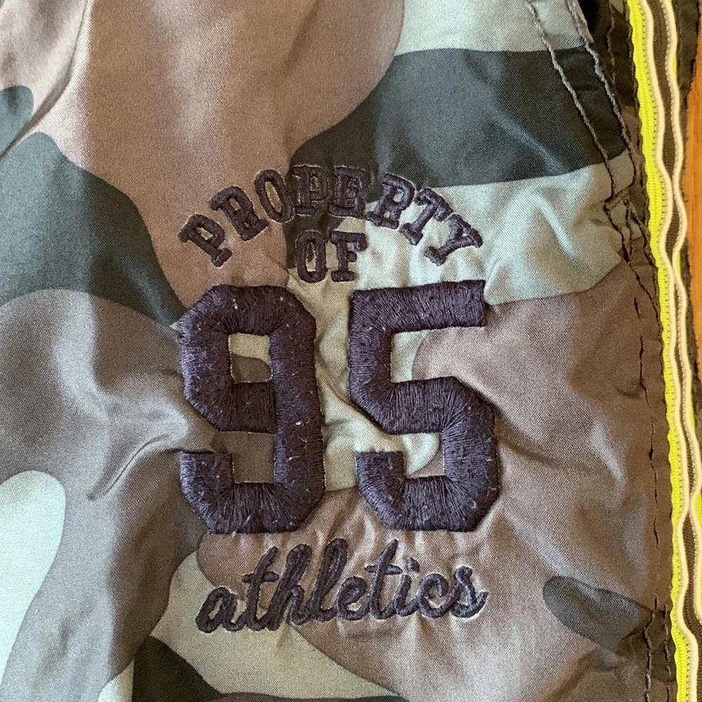 Oshkosh B’Gosh camouflage athletic pants ankle zip lined elastic waist pockets